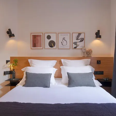 Tinah Paris, Aboukir Hotel Parigi